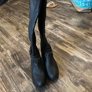 Knee high boots. Grey.